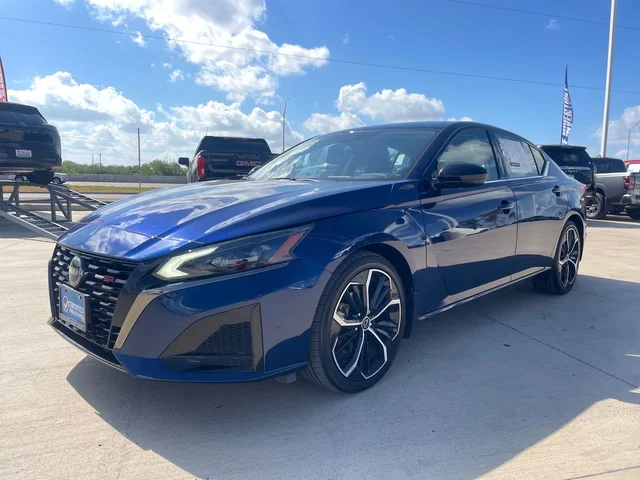 2023 Nissan Altima 2.5 SR
