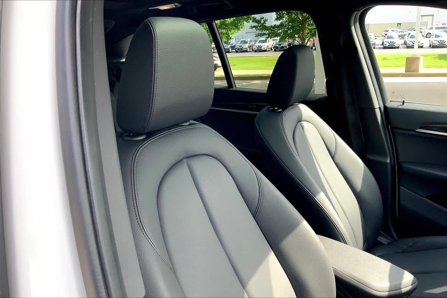 Used 2021 Alpine White BMW xDrive28i image 8