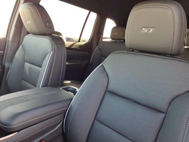 New 2026 Ebony Twilight Metallic Buick Sport Touring image 11