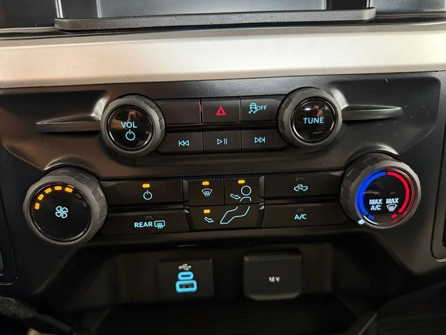 Certified Used 2025 Oxford White Ford XLT image 19