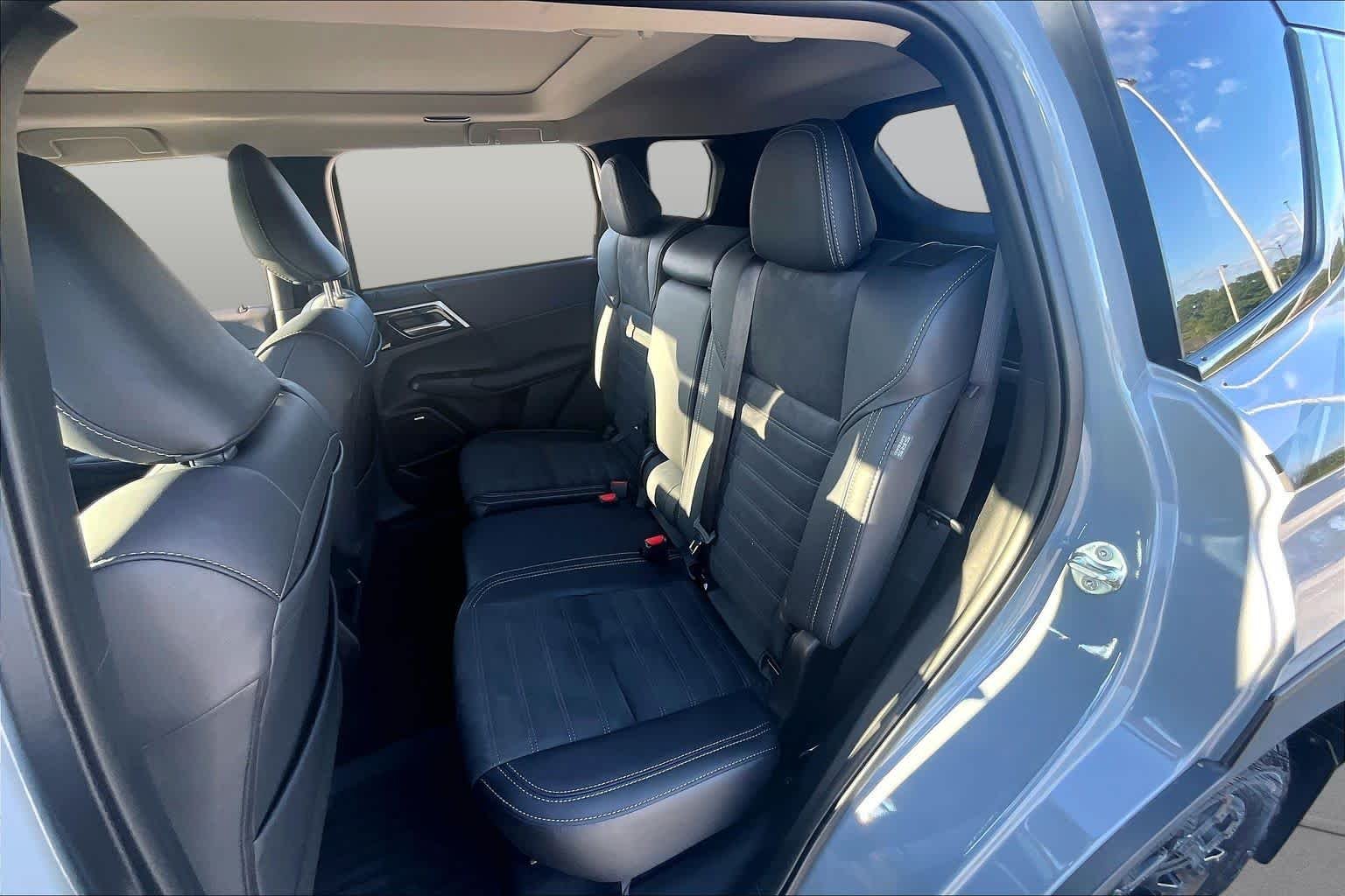 Used 2026 Moonstone Gray Metallic/Black Roof Mitsubishi Trail Edition image 21