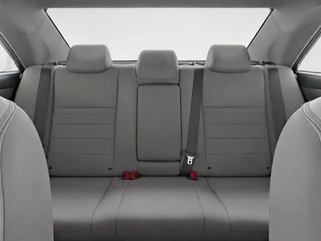 Used 2016 Cosmic Gray Mica Toyota XLE image 18