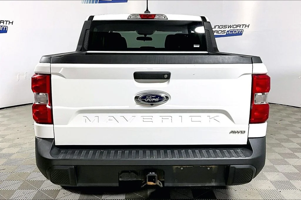 Used 2024 Oxford White Ford XLT image 4