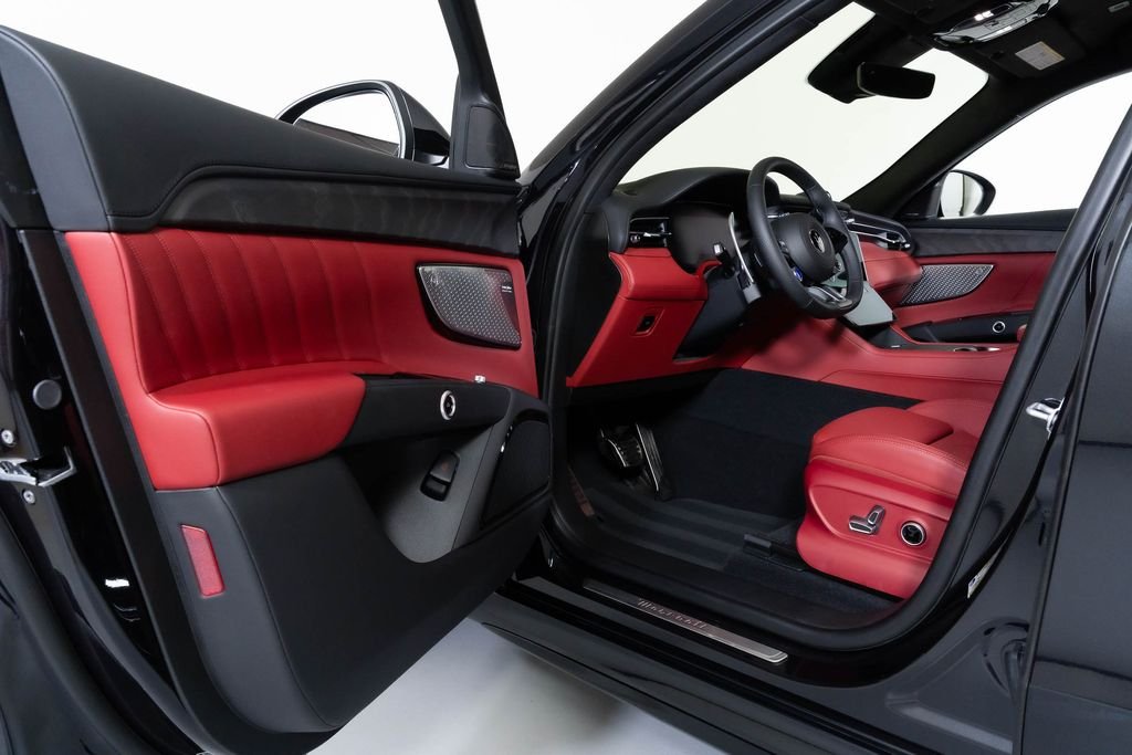 2026 Maserati Grecale Modena V6 - Photo 20