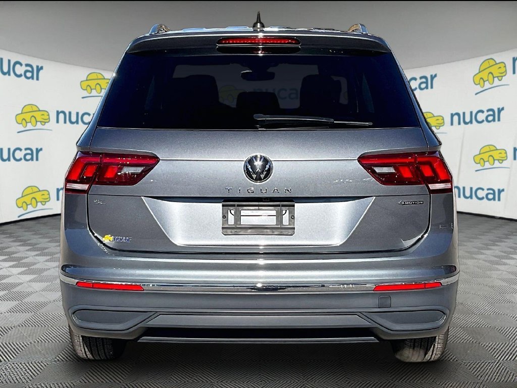 Used 2024 Platinum Gray Metallic Volkswagen 2.0T SE image 5