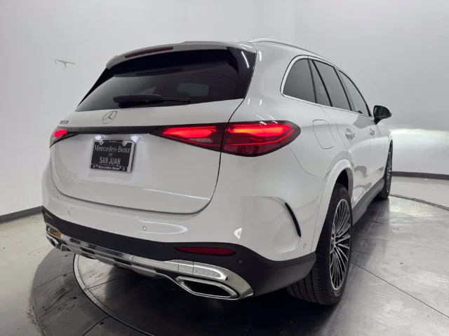 New 2026 MANUFAKTUR Moonlight Whit Mercedes-Benz GLC 300 image 31