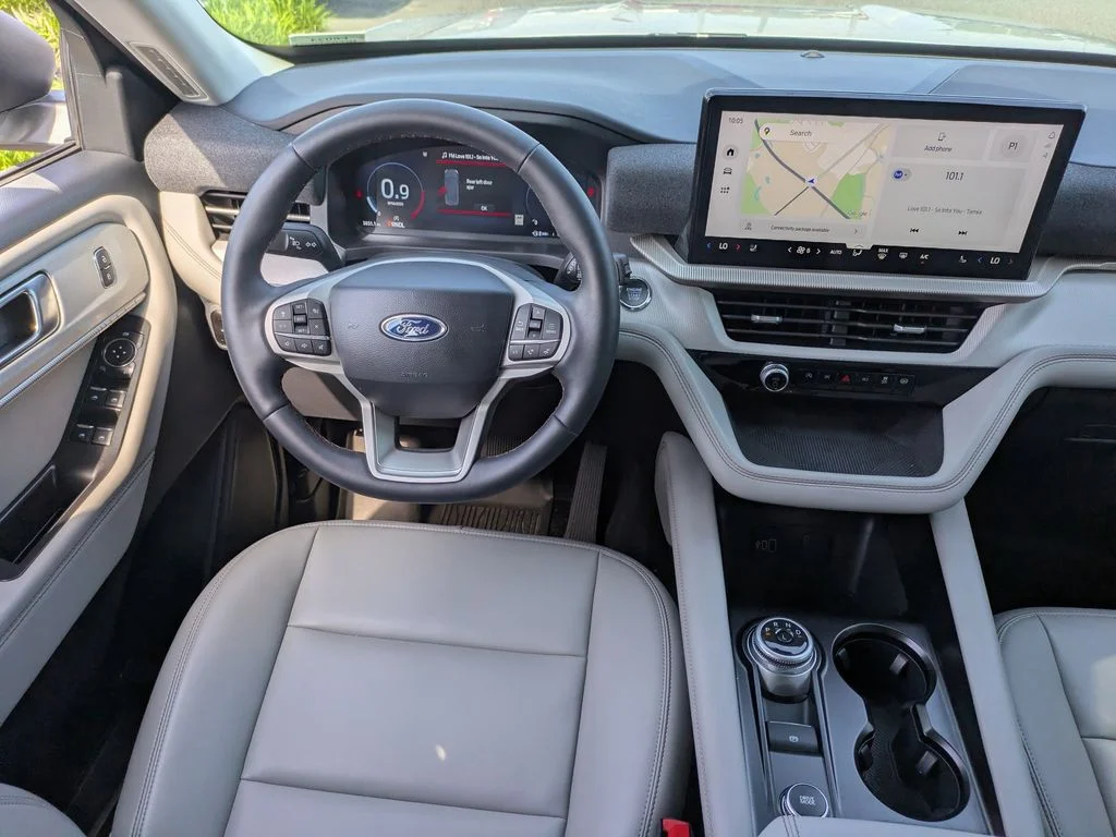 New 2026 Space White Metallic Ford Active image 17