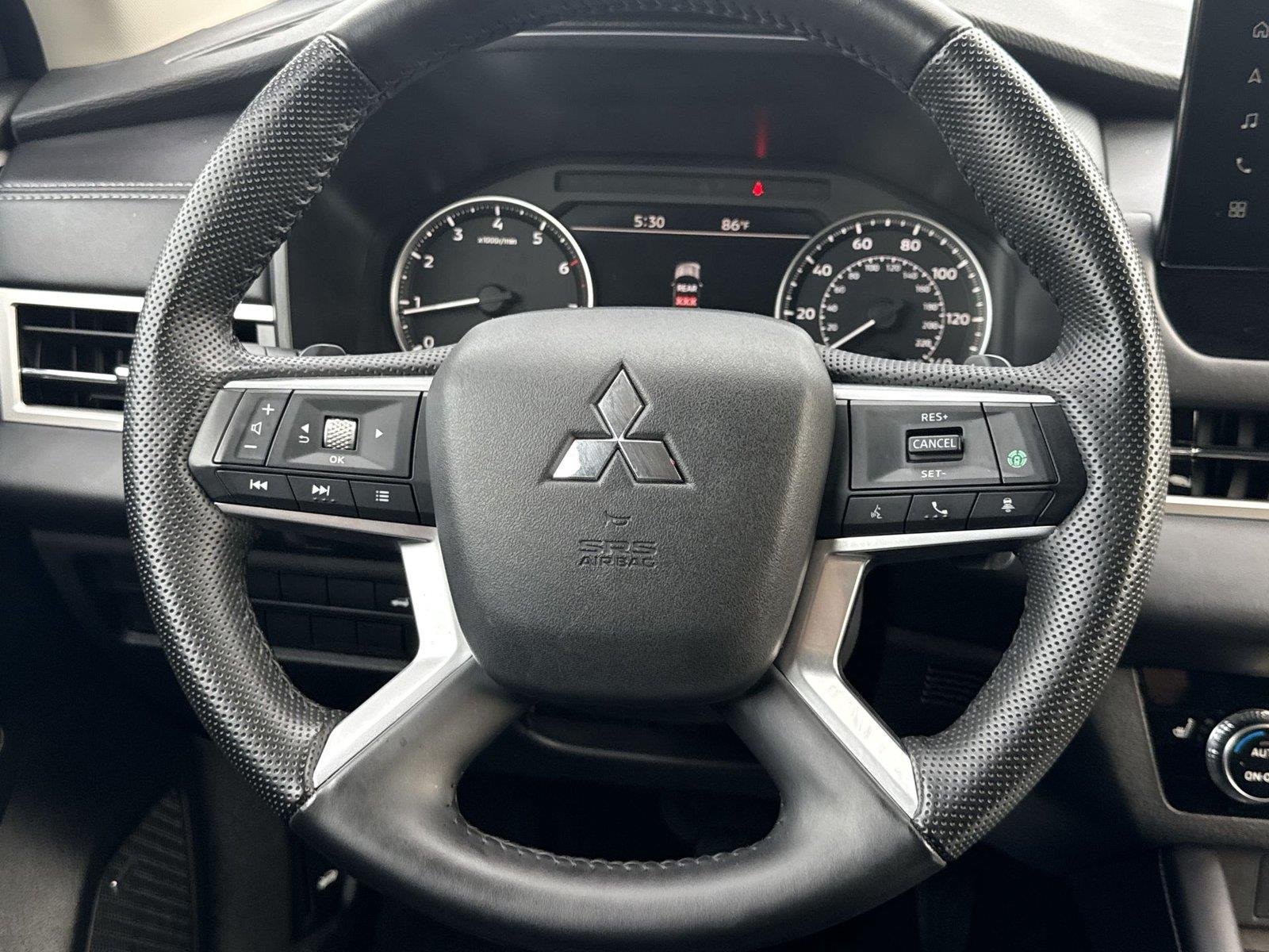 Used 2025 Alloy Silver Metallic Mitsubishi SE image 23