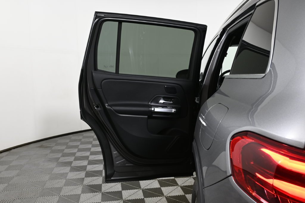 Used 2026 Mountain Grey Metallic Mercedes-Benz GLB 250 image 30