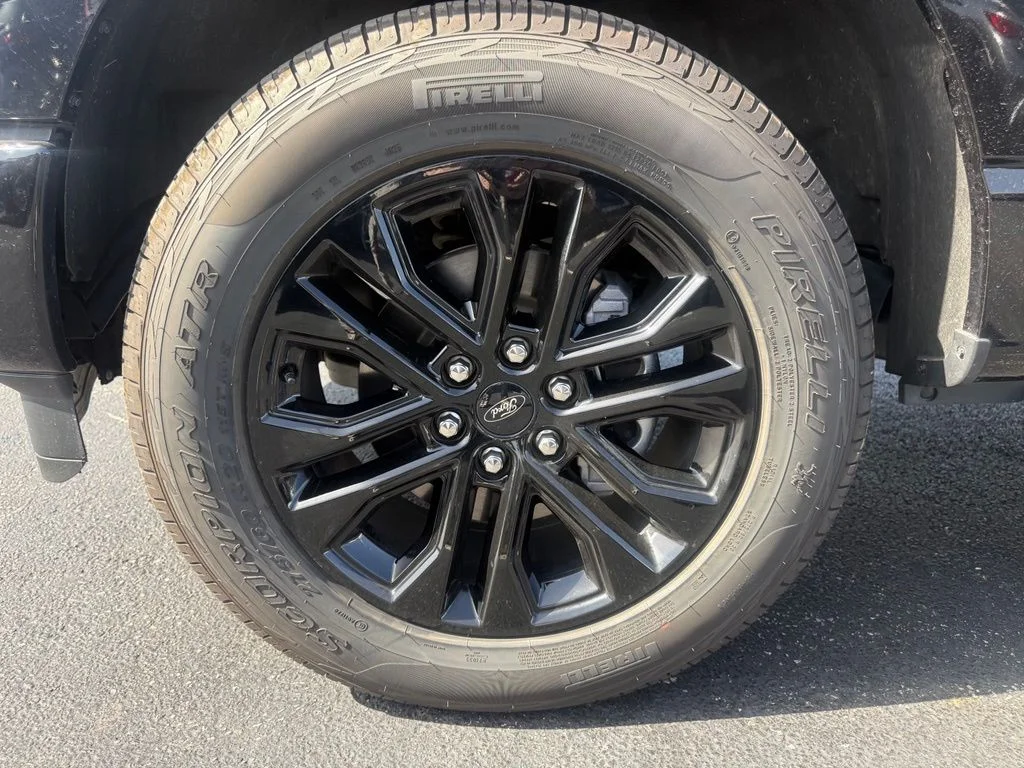 New 2026 Agate Black Metallic Ford XLT image 11