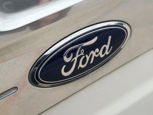 Used 2021  Ford XL image 32