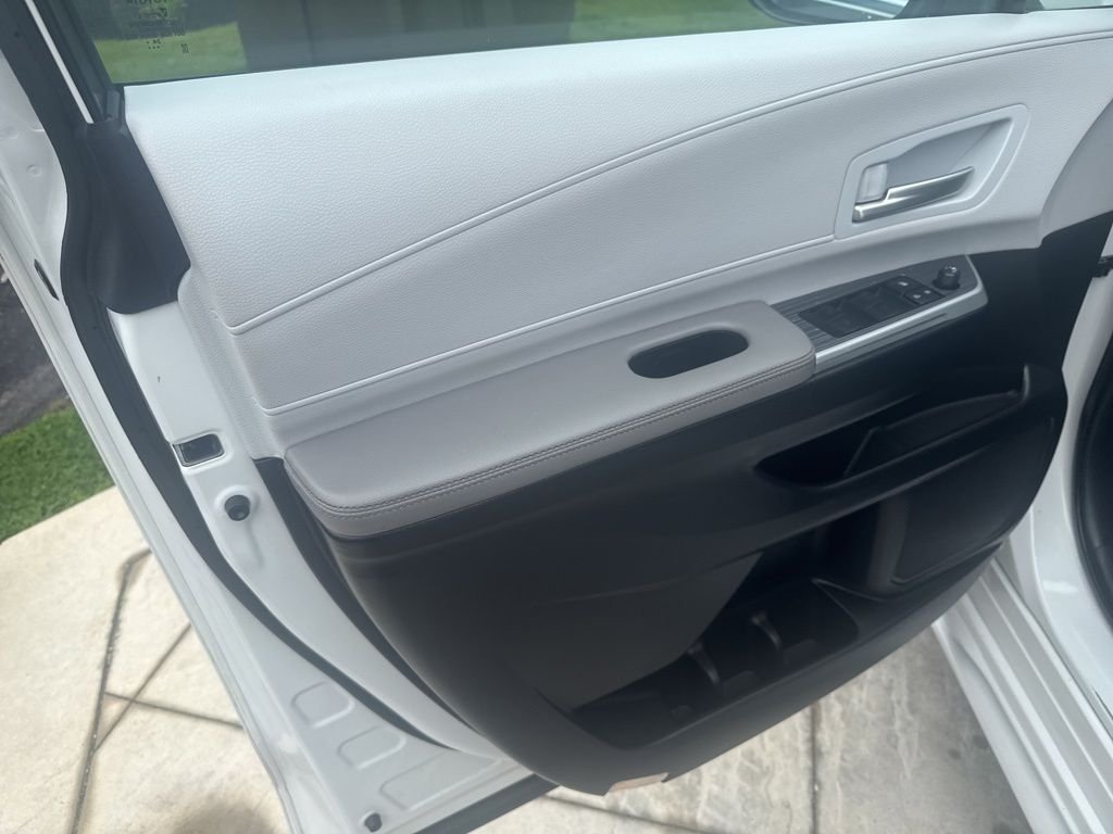 Used 2025 Beige Toyota XLE image 14