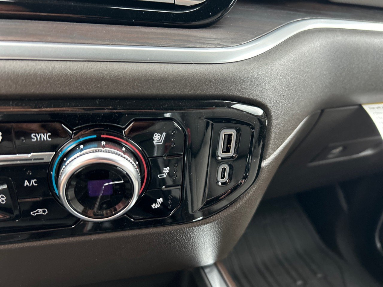 2026 GMC Sierra 1500 SLT - Photo 12