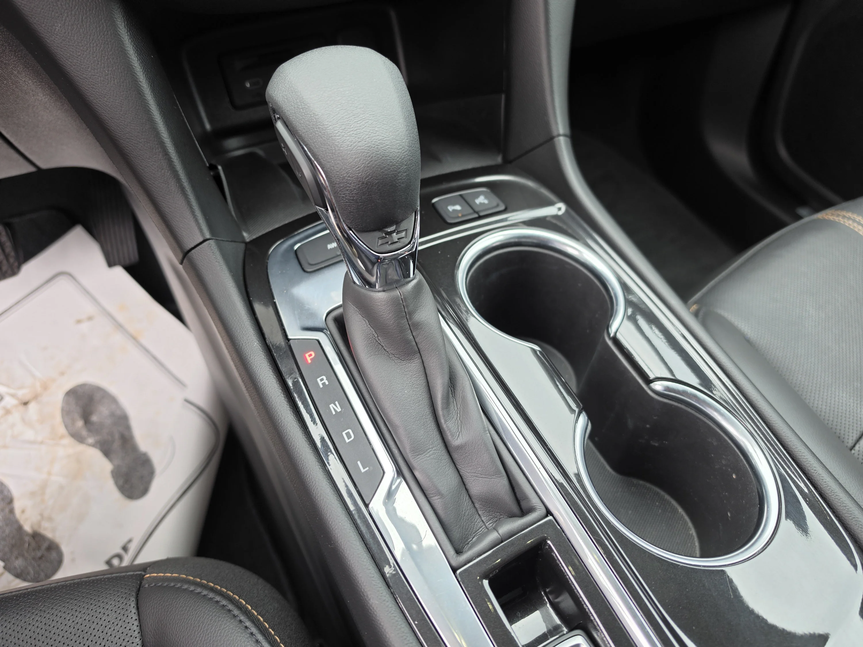 Used 2022 Iron Gray Metallic Chevrolet Premier image 33