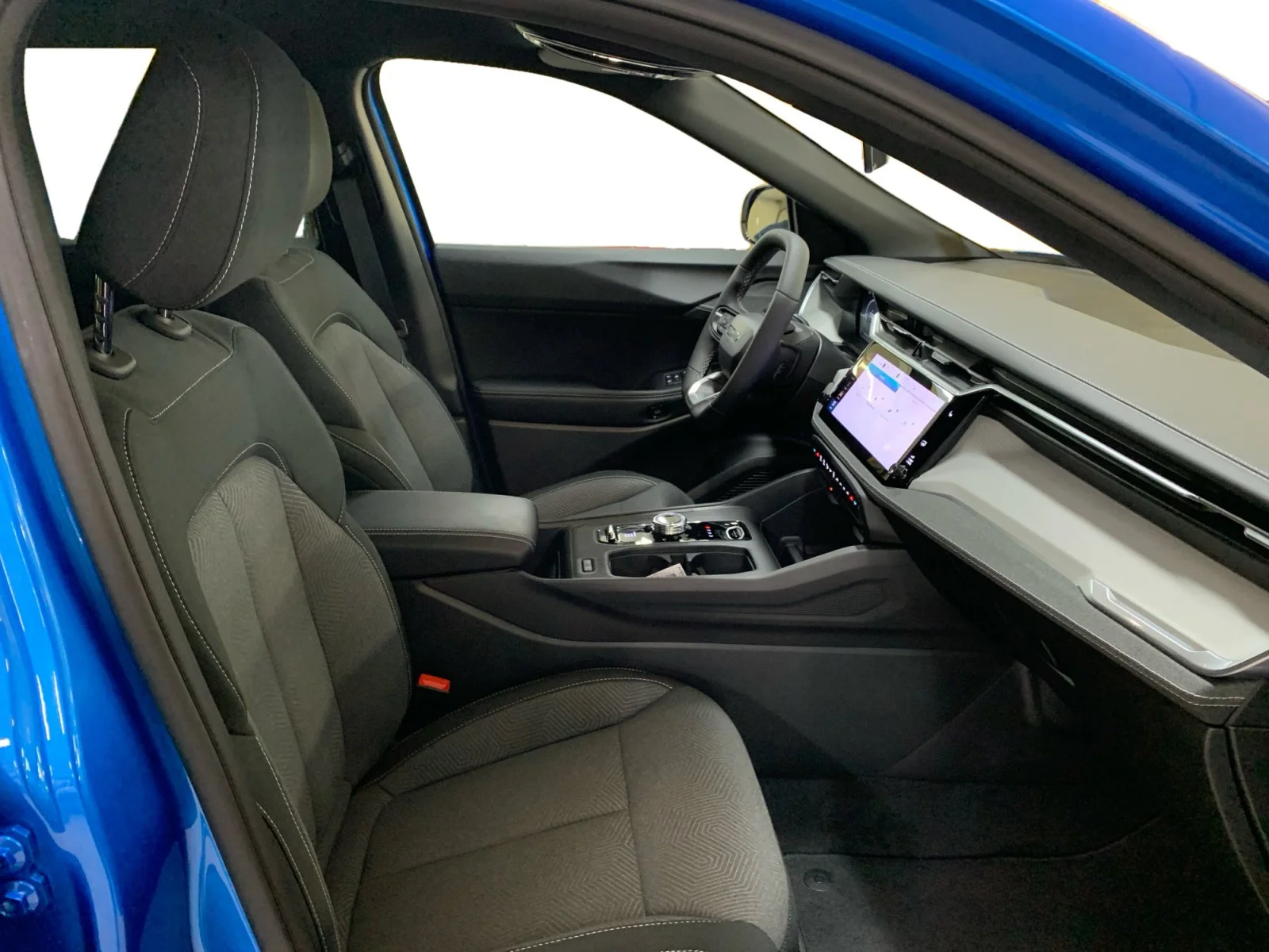 New 2026 Hydro Blue Pearl Jeep Laredo image 17