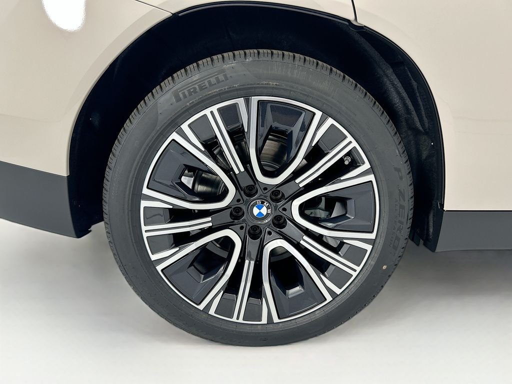 Used 2026 Gray Metallic BMW 30 xDrive image 33