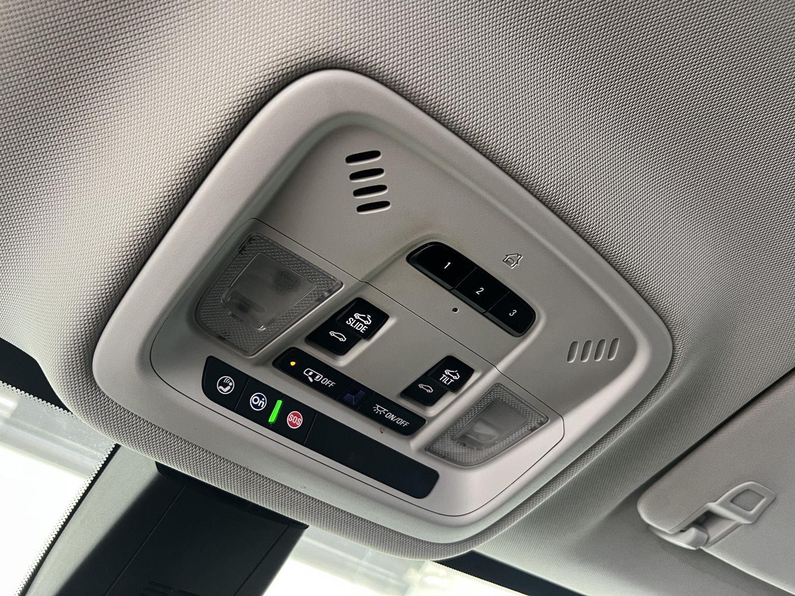 Used 2019 Summit White Chevrolet RS image 20