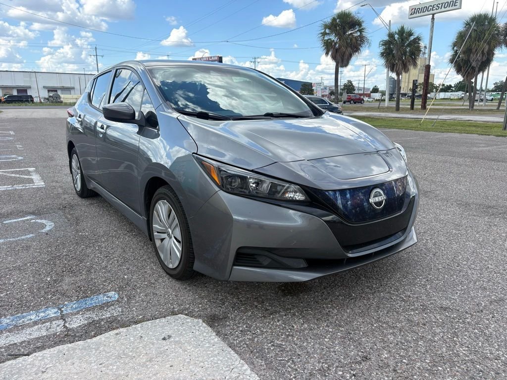 2023 Nissan Leaf S's photo