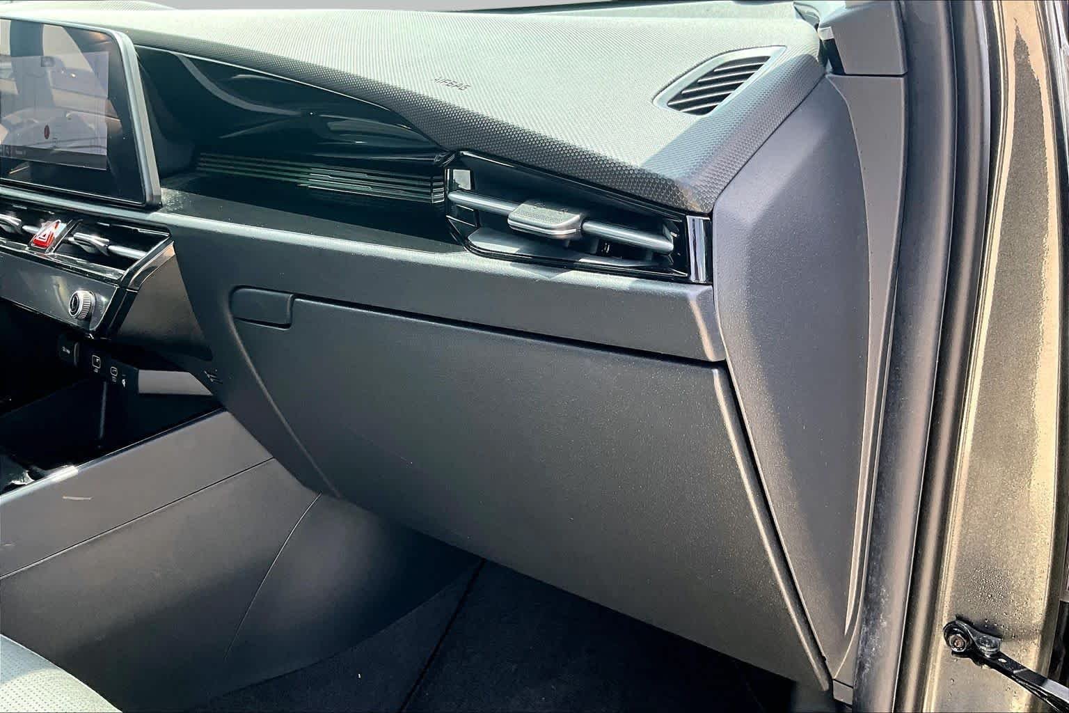 Certified Used 2023 Graphite Gray Kia Wave image 16