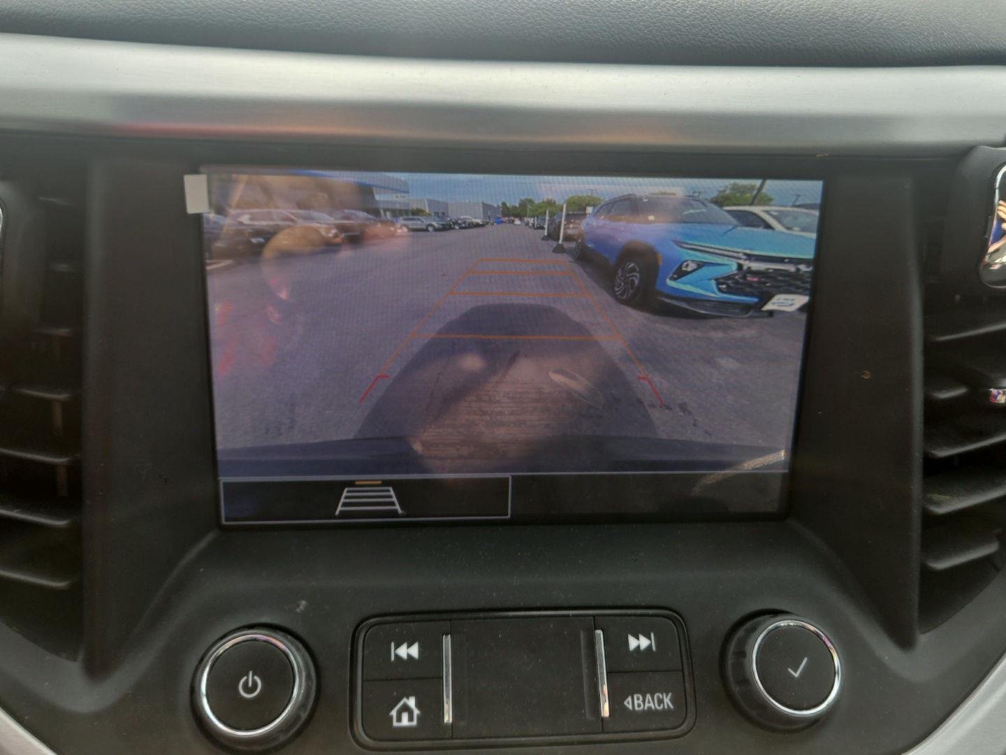 Used 2023 Ultra Blue Metallic GMC SLE image 4