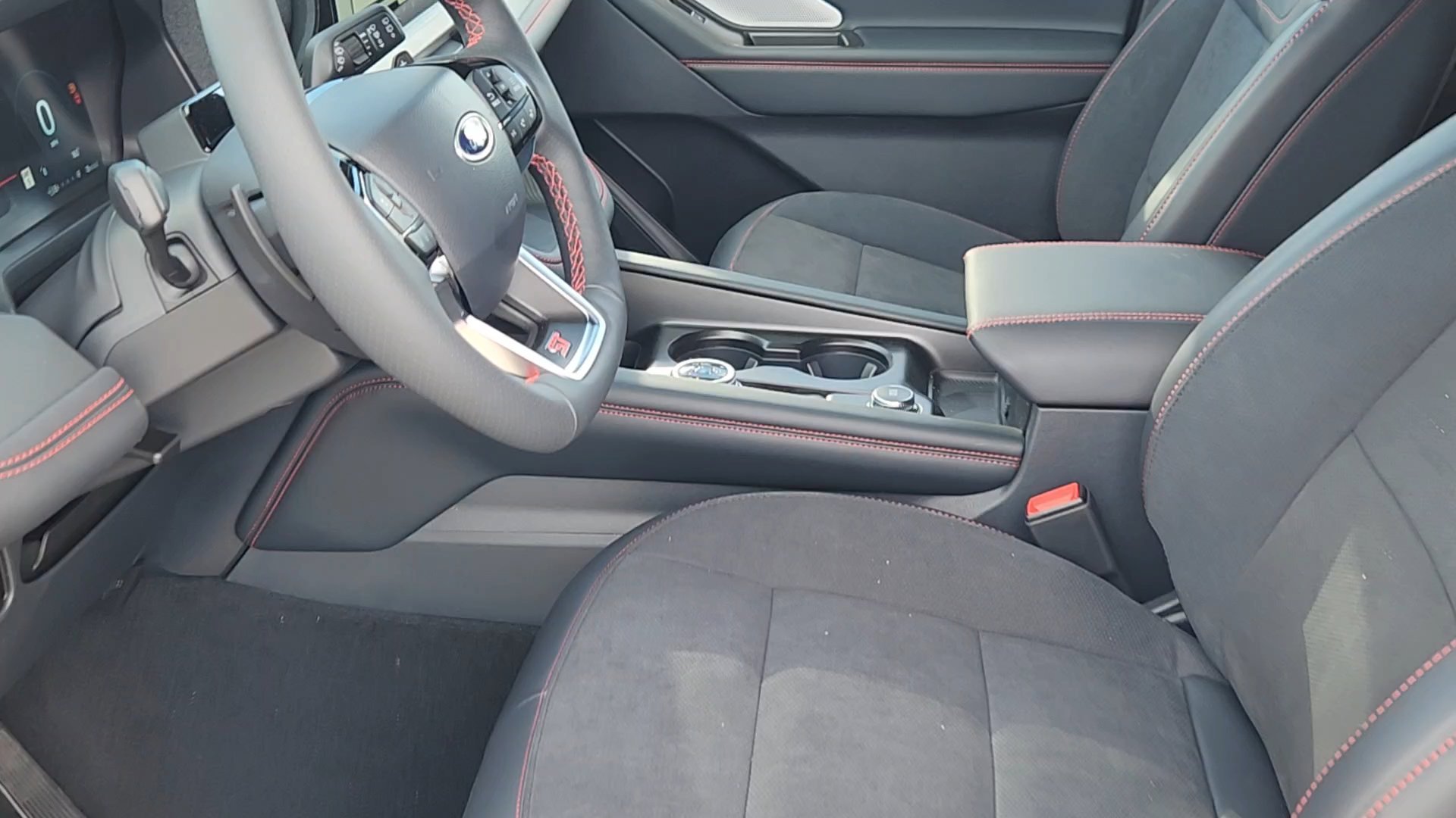 2026 Ford Explorer ST - Photo 20