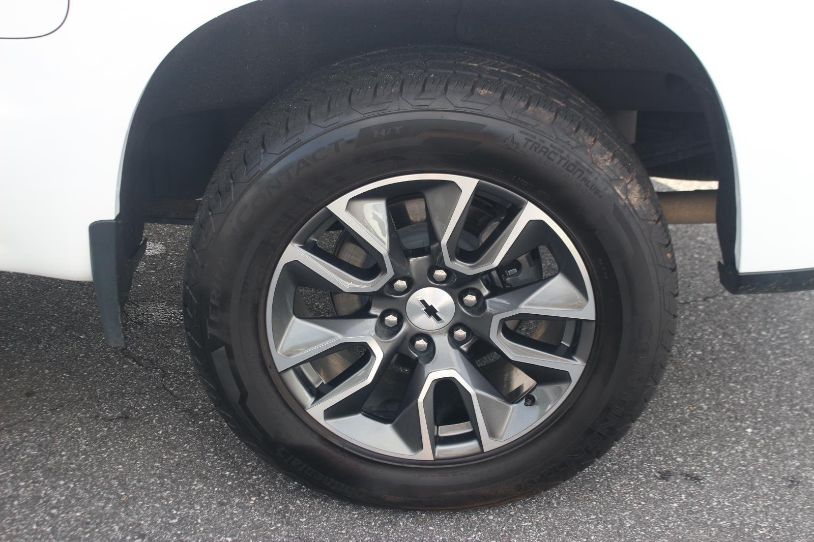 Used 2024 Summit White Chevrolet RST image 39