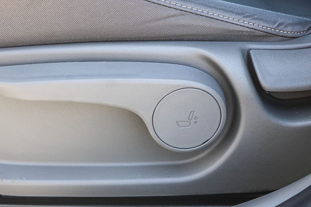 Used 2024 White Hyundai SEL image 24
