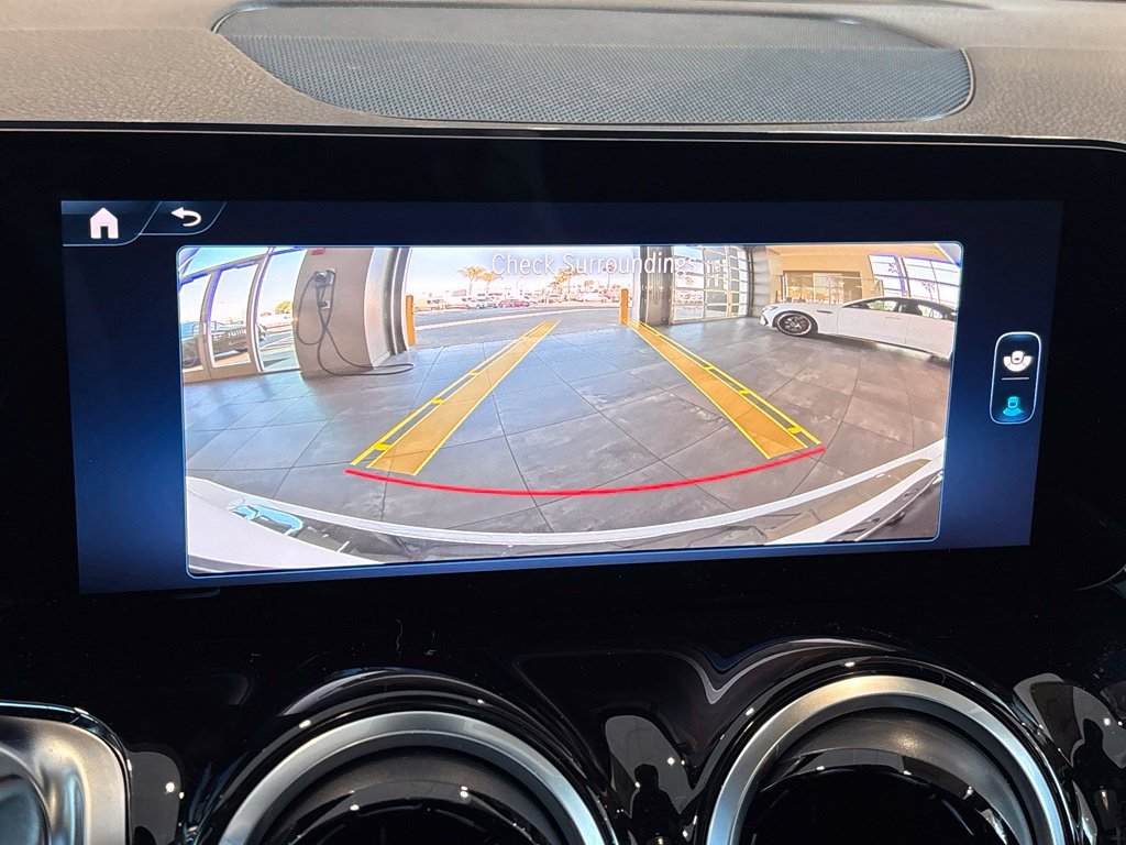 New 2026 Polar White Mercedes-Benz GLB 250 image 19