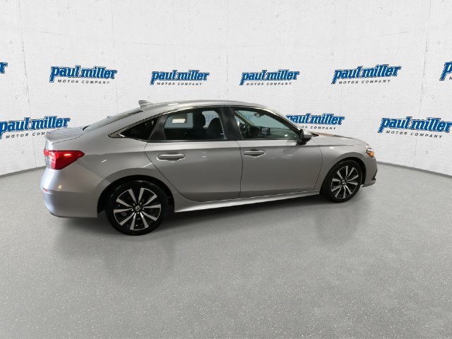 Certified Used 2022 Silver Honda EX image 12