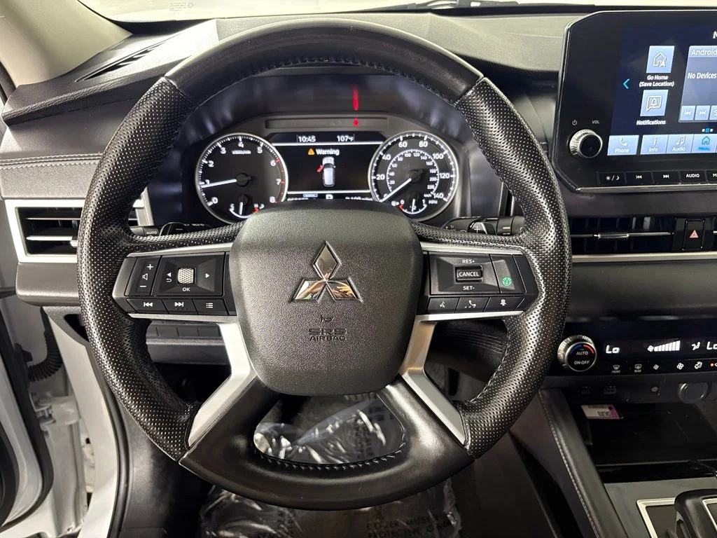 Used 2024 White Mitsubishi SE image 23