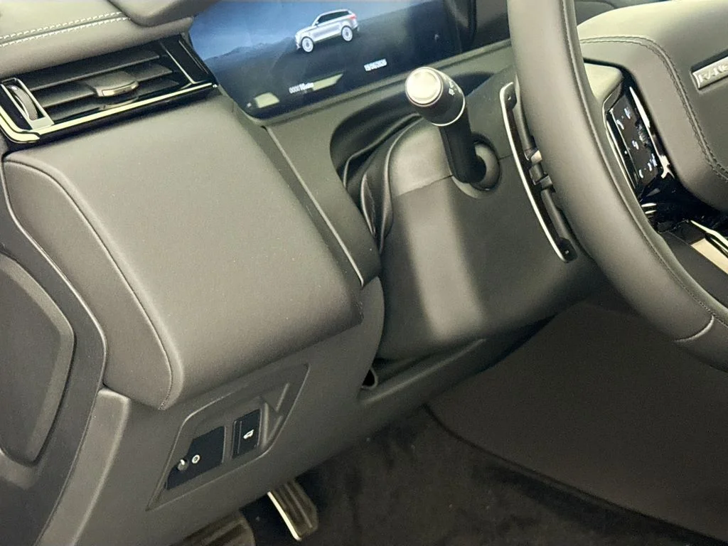 New 2026 Giola Green Land Rover Belgravia Edition image 10