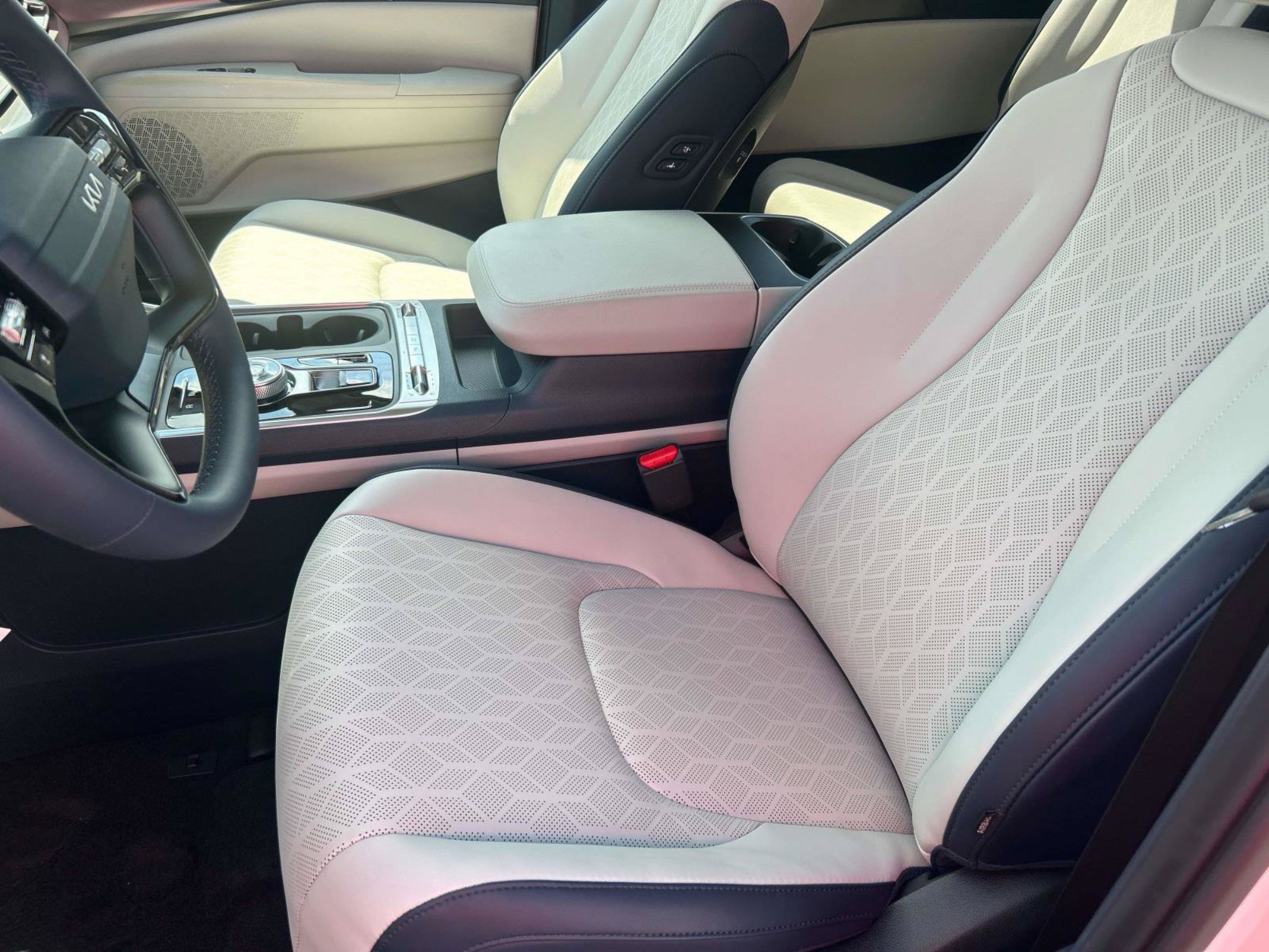 New 2027 Snow White Pearl Kia SX image 23