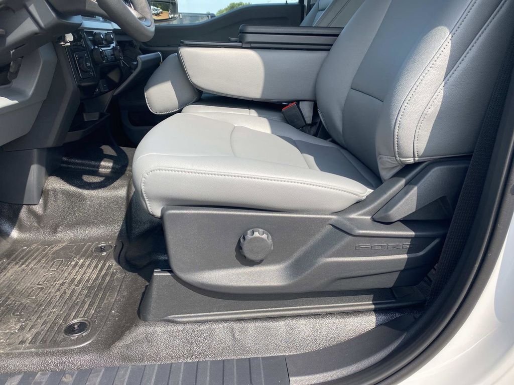 New 2026 Oxford White Ford F-350® XL image 13