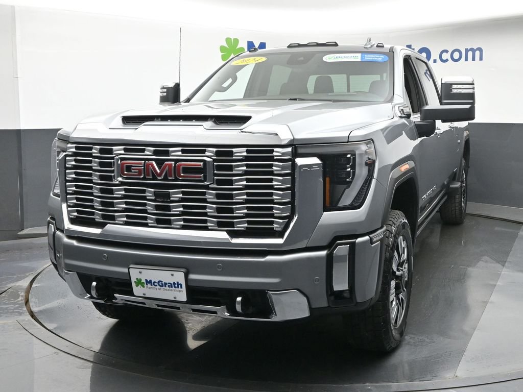 Used 2024 Silver GMC Denali image 24
