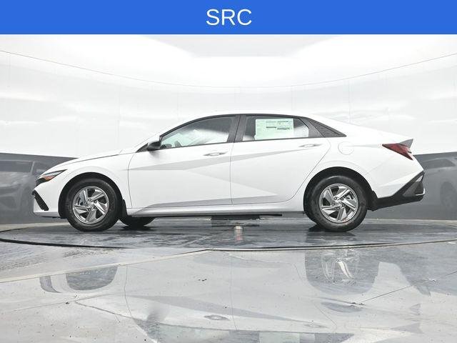 New 2026 White Hyundai SE image 20