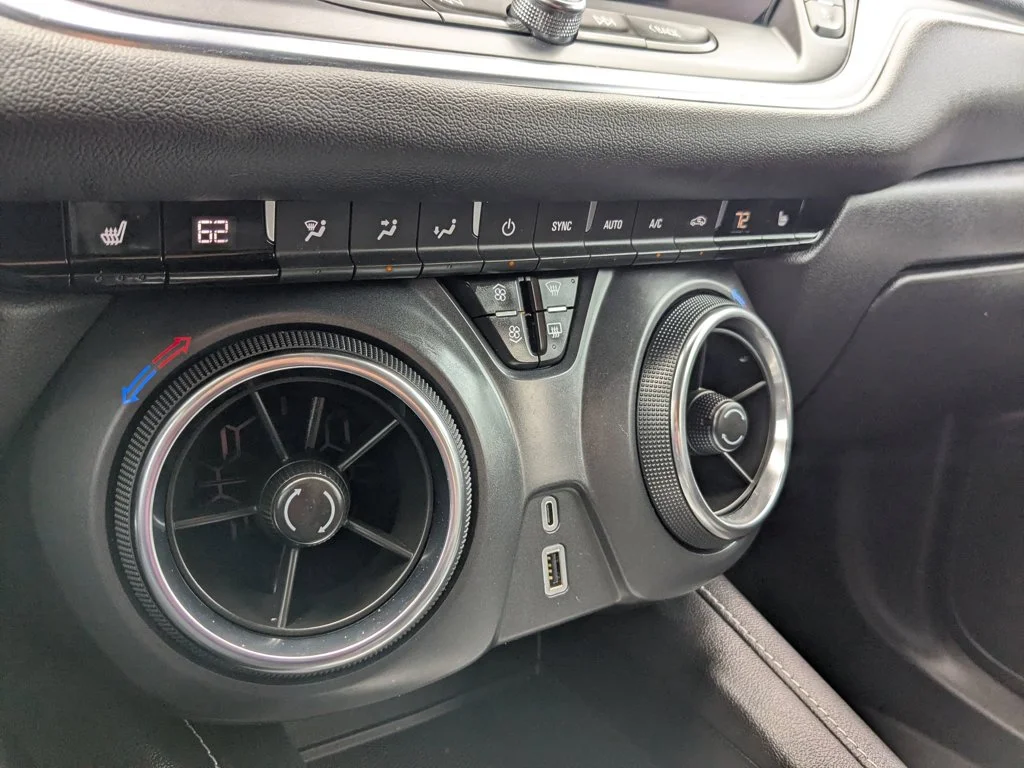 Used 2025 Summit White Chevrolet LT image 17