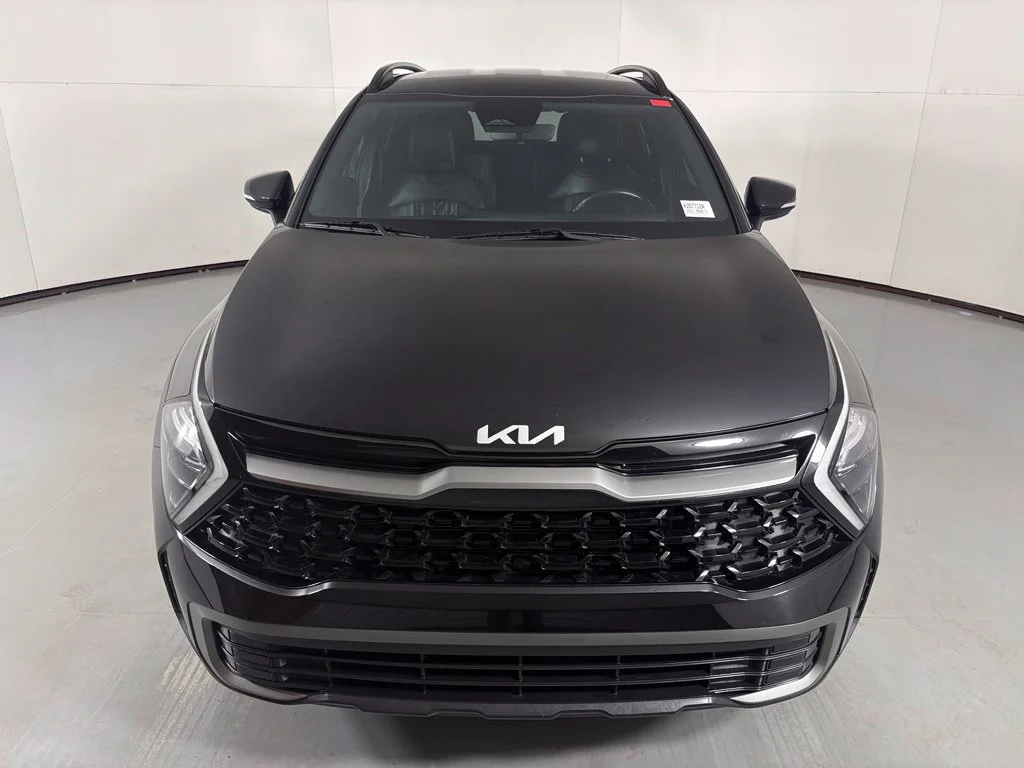 Used 2023 Black Kia X-Line image 3