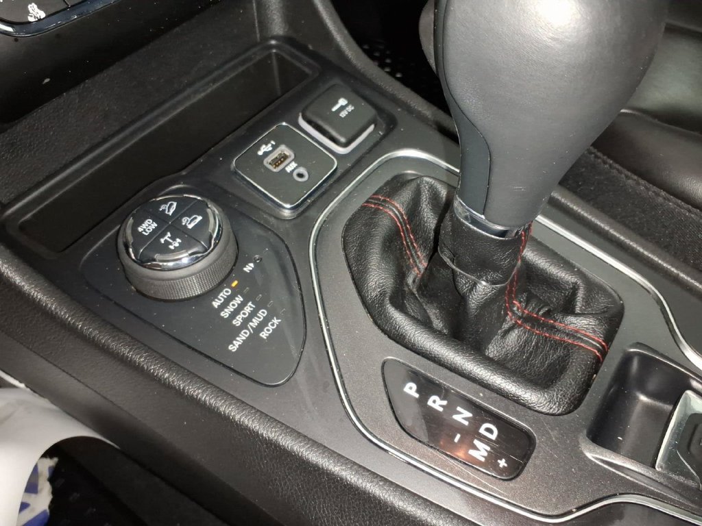 Used 2019 Red Jeep Trailhawk image 24
