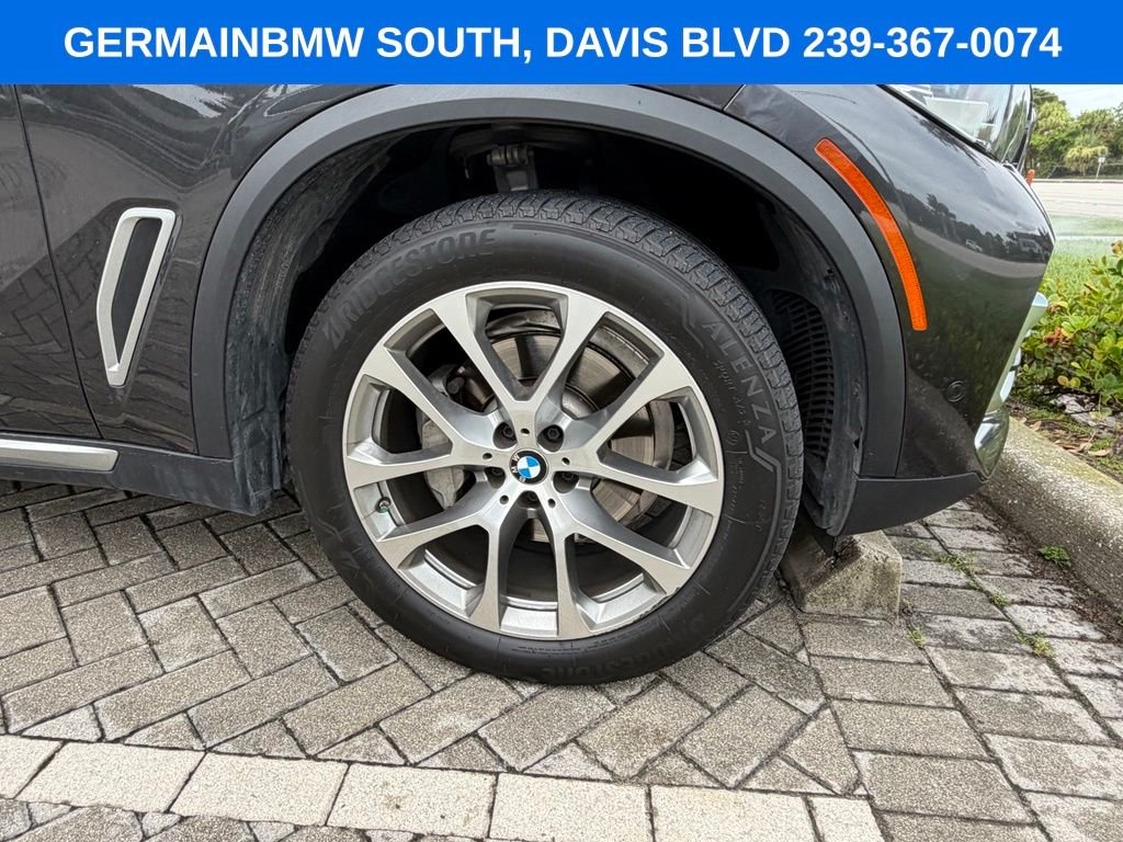 Used 2020 Dark Graphite BMW xDrive40i image 30