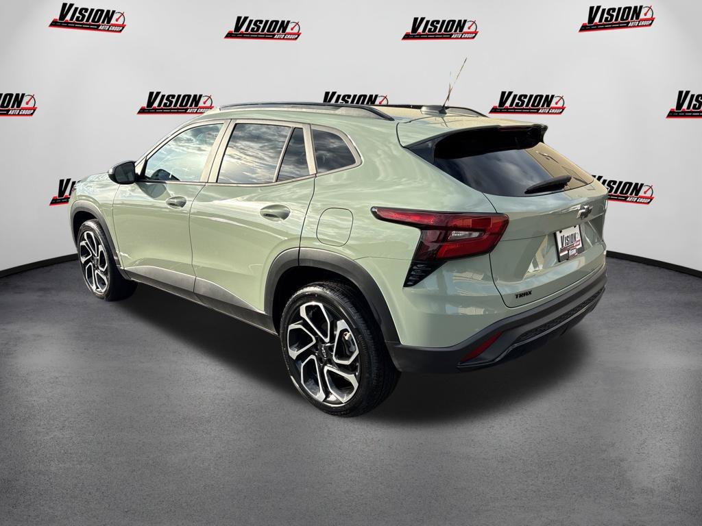 Used 2024 Green Chevrolet 2RS image 3