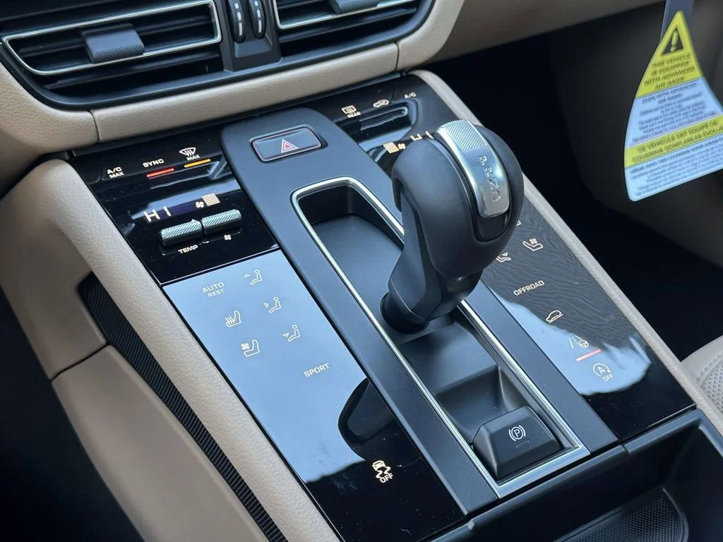 2026 Porsche Macan - Photo 27