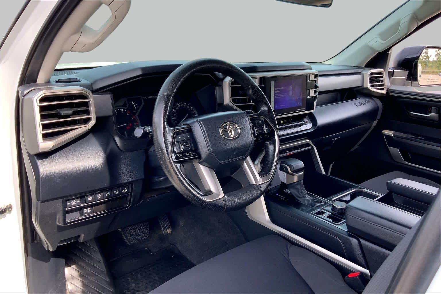 Used 2023 Ice Cap Toyota SR5 image 17