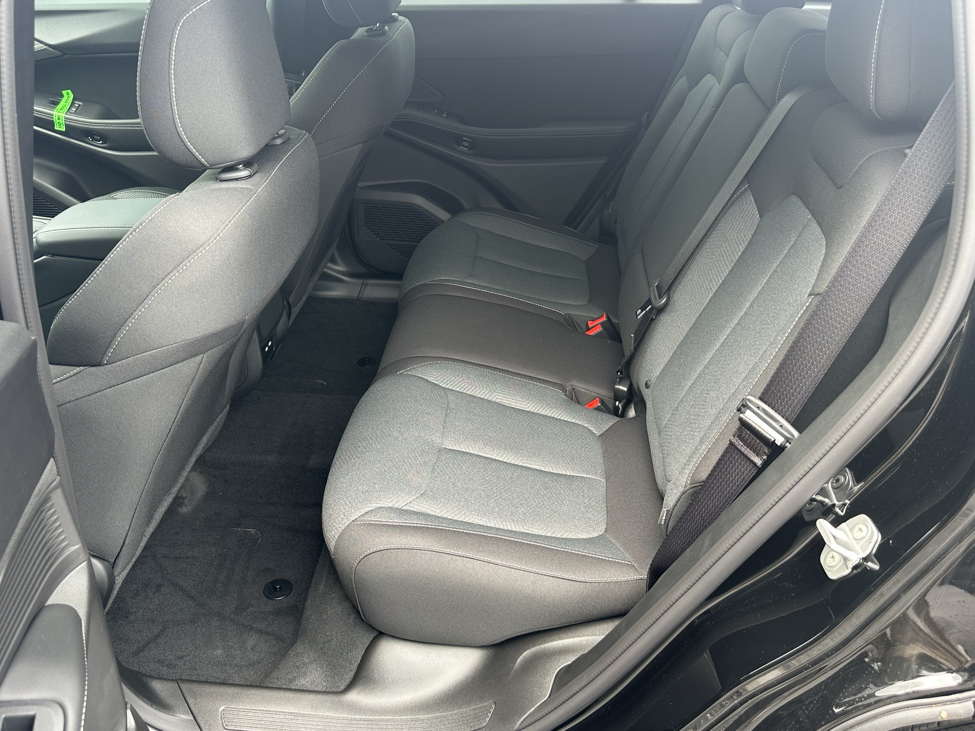 New 2026 Diamond Black Crystal Pearlcoat Jeep Laredo image 21