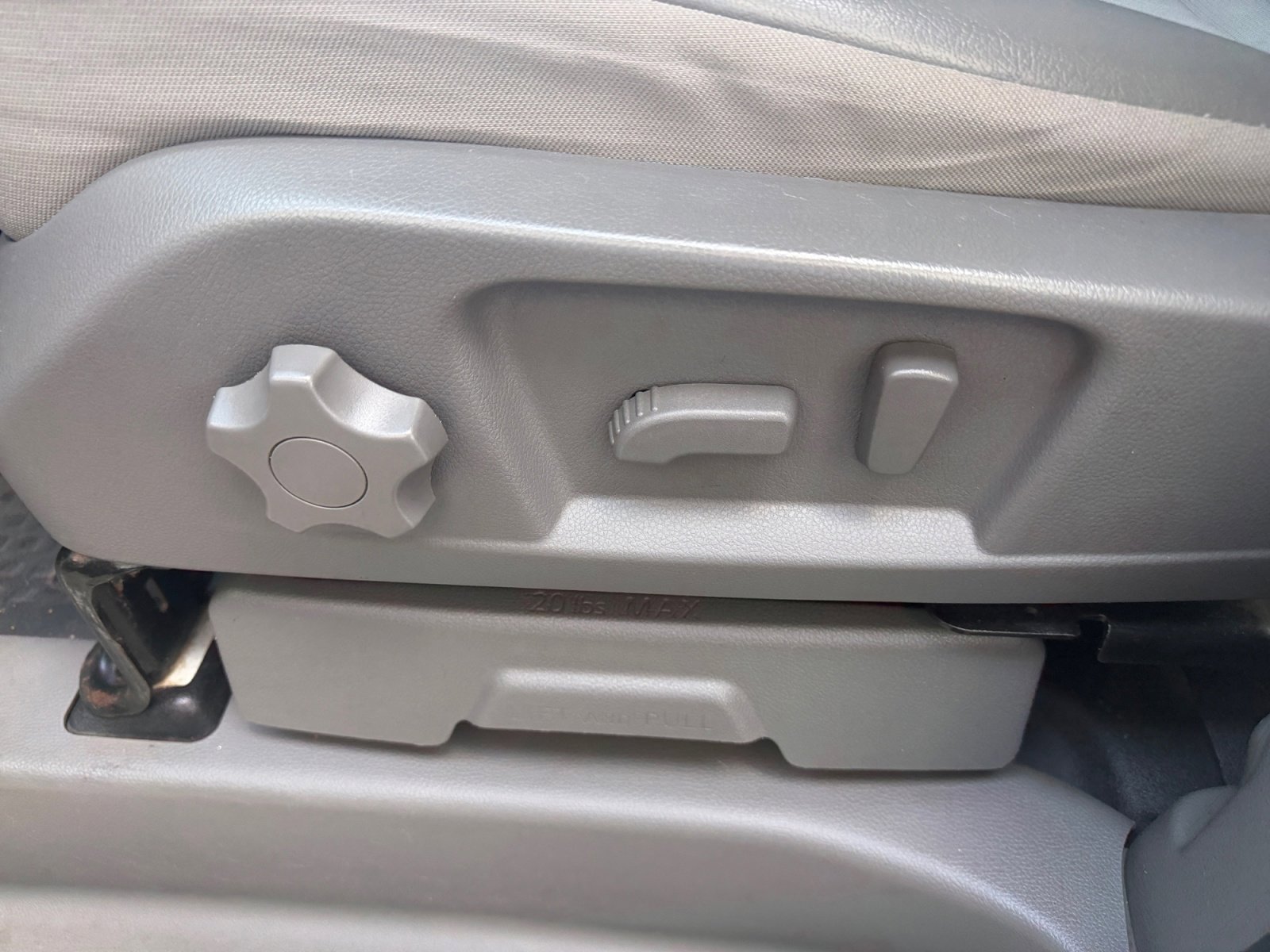 Used 2020 White Nissan SV image 9