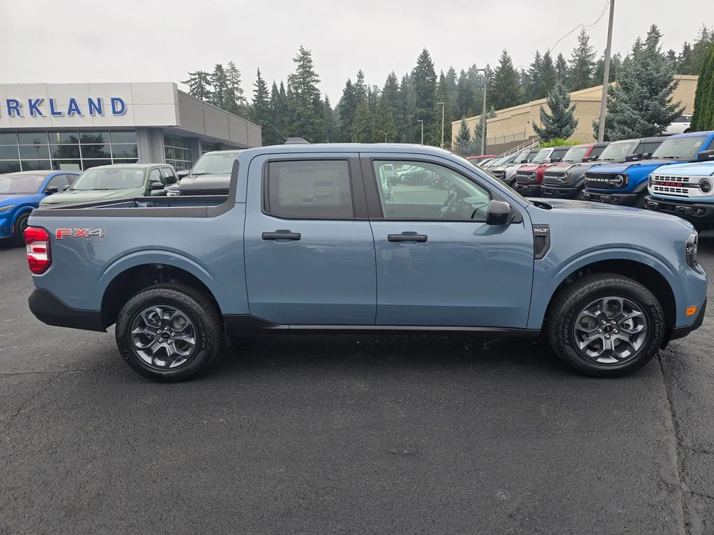 New 2025 Azure Gray Metallic Tri-Coat Ford XLT image 8