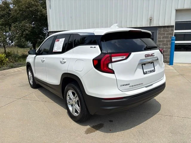 Used 2024 Summit White GMC SLE image 8