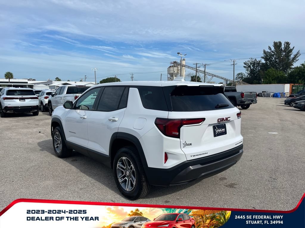New 2027 Summit White GMC Elevation image 5