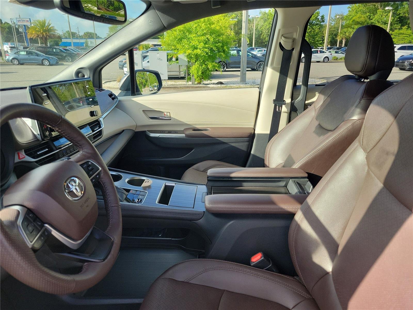 Used 2022 Predawn Gray Mica Toyota Platinum image 15