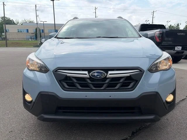 Used 2023 Cool-Gray Khaki Subaru Premium image 5