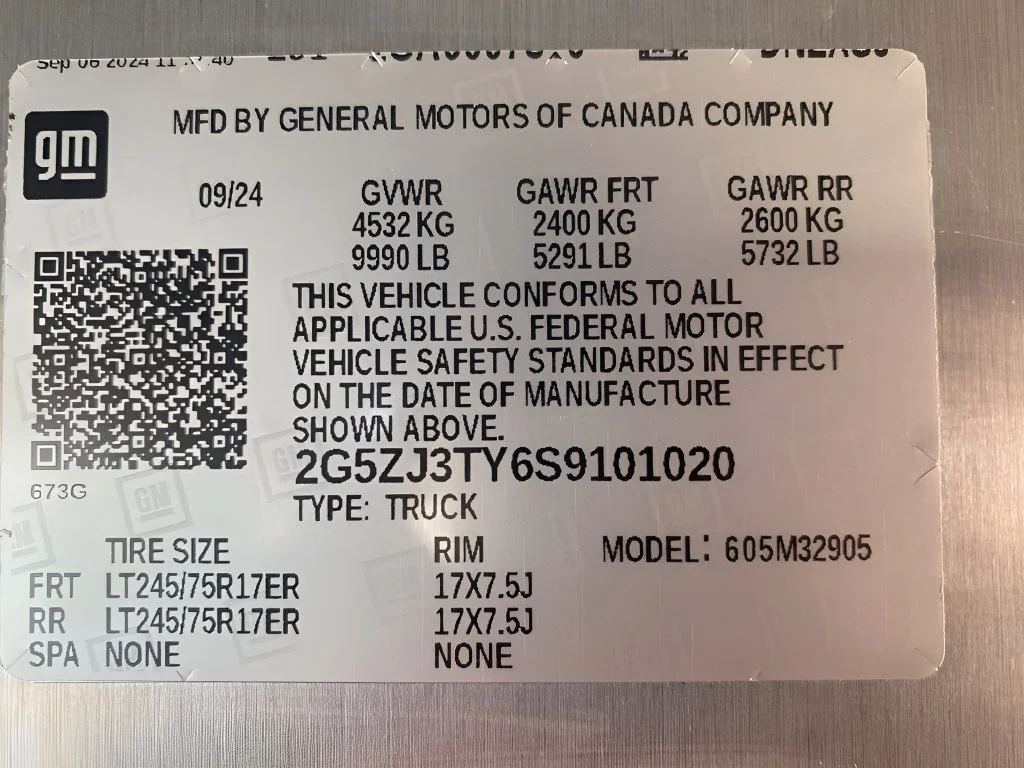 Used 2025 White Chevrolet 600 image 30
